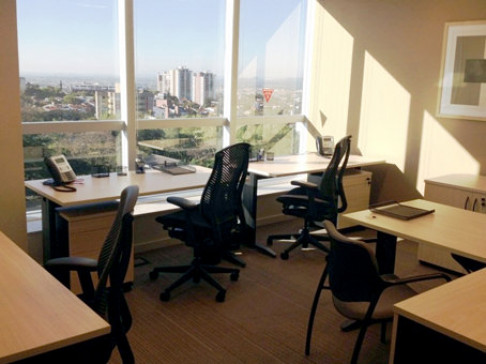 Office: Platinum Building, Carlos Gomes Avenue, Porto Alegre, 90480-000
