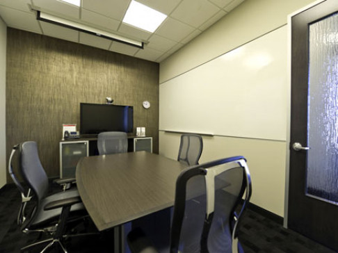Office: Quebec, Pointe Claire - Airport, 6500 Trans Service Rd, Montreal, H9R 0A5