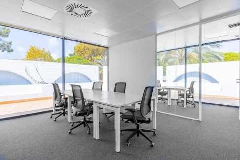 Office: Buganvilia Plaza 1, Loul&eacute;, 8135-024