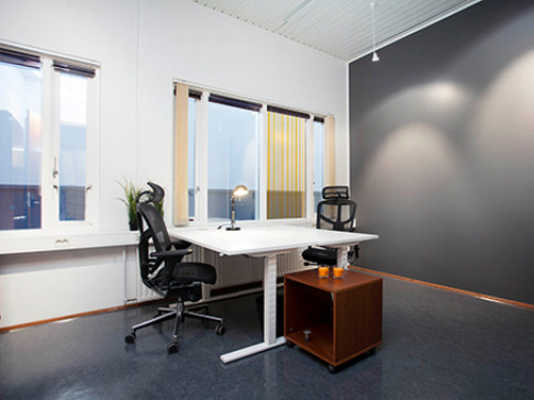 Office: Reykjav, Orange Warehouse Skutuvogur 3, 104