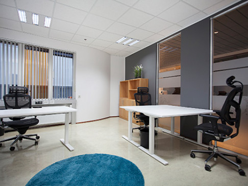 Office: Reykjav, Orange Warehouse Skutuvogur 3, 104