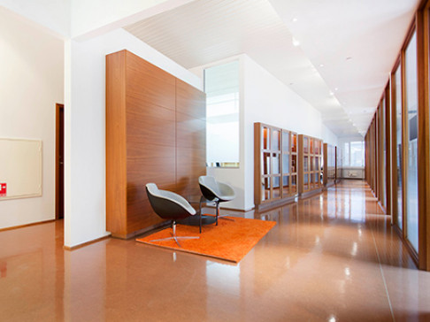 Office: Reykjav, Orange Warehouse Skutuvogur 3, 104