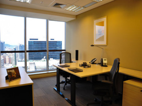 Office: Argentina Building, Rio de Janeiro, 22250-040
