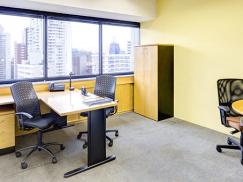 Office: Plaza Centenario, Av. das Na, Sao Paulo, 04578-000