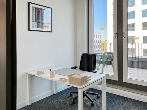 Office: Ostendstrasse 111, Nuremberg, 90482