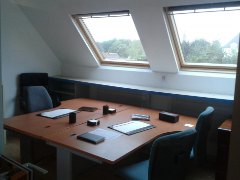 Office: Avenue De Creil, Senlis, 60300