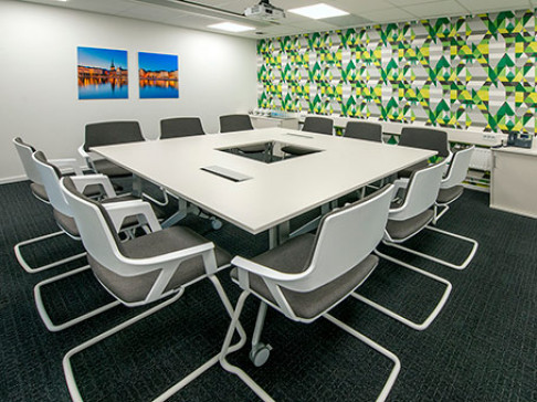Office: Stockholm, One, g, Kista, 16440