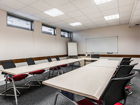 Office: Route d'Espagne Business Centre, 99 route d'Espagne, Toulouse, 31100