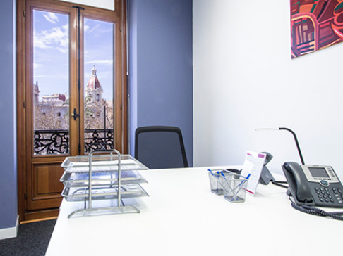 Office: Plaza del Ayuntamiento, Calle Las Barcas, 2, Valencia, 46002