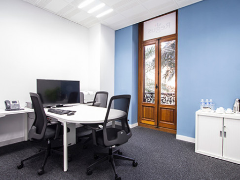 Office: Plaza del Ayuntamiento, Calle Las Barcas, 2, Valencia, 46002