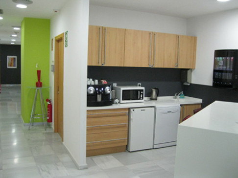 Office: Sorolla Center, Avenida Cortes nas 58, Valencia, 46015