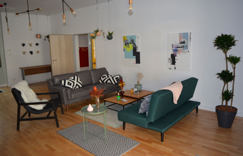 Office: Budasquare, Lajos u. 48, Budapest, 1036