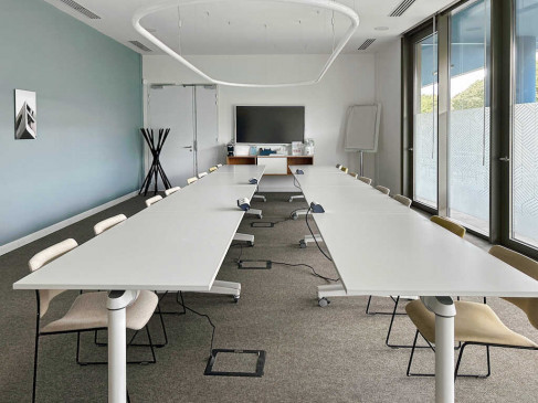 Office: 132 boulevard Michelet, Marseille, 13008