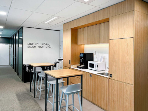 Office: 132 boulevard Michelet, Marseille, 13008