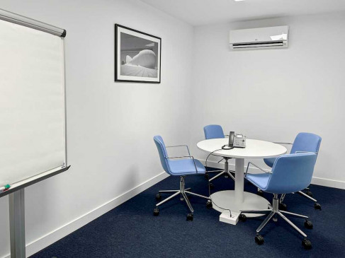 Office: 148 Rue de Bellain, Douai, 59500