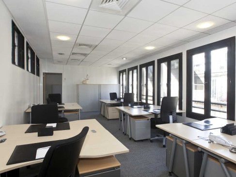 Office: 18 Rue Pasquier, Paris, 75008