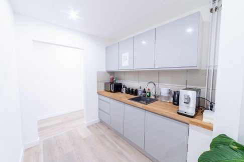 Office: 189 Brompton Road, Brompton, SW3 1NE
