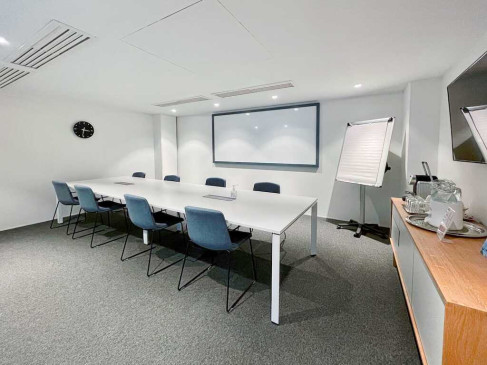 Office: 25 all&eacute;e Rose Dieng-Kuntz, Paris, 75019