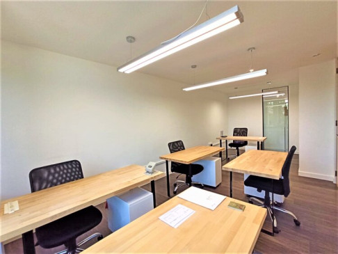 Office: 21 Knightsbridge, London, SW1x 7LY