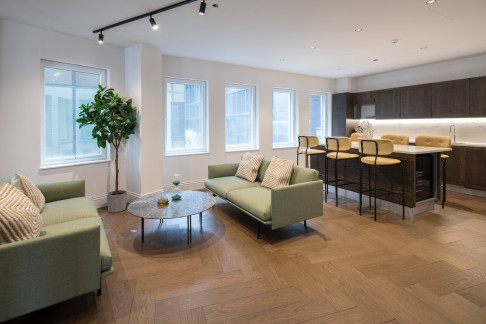 Office: 27 Lime St, London, London, EC3M 7HR