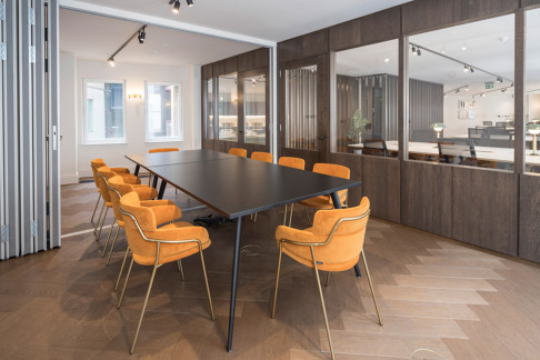 Office: 27 Lime St, London, London, EC3M 7HR