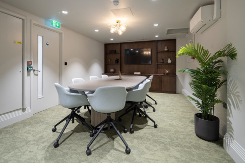 Office: 28 King Street, London, London, EC2V 8EH