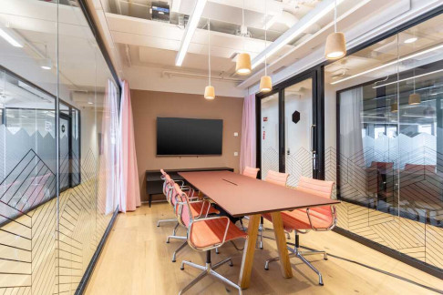 Office: 4-6 Rue des Chauffours, Cergy, 95000