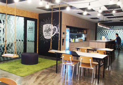 Office: Raffles Quay, 6 Raffles Quay, Singapore, 048580