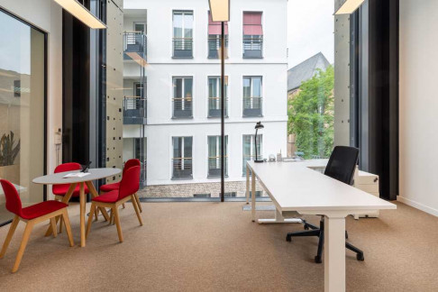 Office: 9-11 Rue Gaston Boyer, Reims, 51100