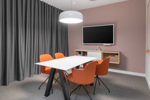 Office: Al Fardan Heights, Muscat, 112