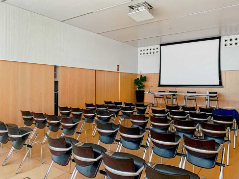 Office: Calle de Alfonso I, 17, Zaragoza, 50003