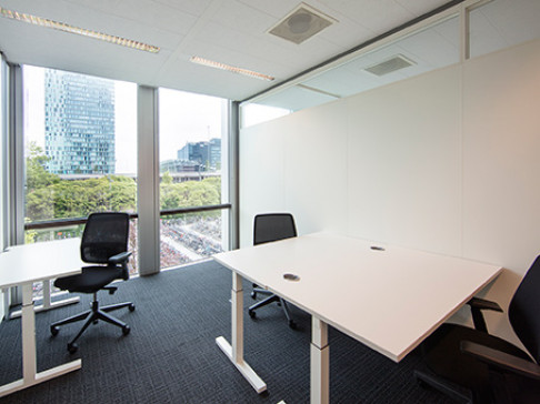 Office: South Axis, Gustav Mahlerplein, Amsterdam, 1082