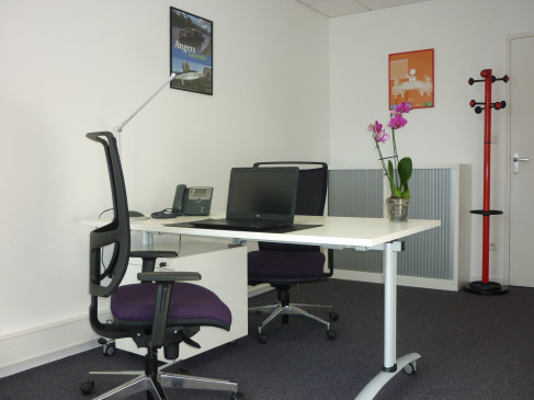 Office: Place Bichon, Angers, 49100