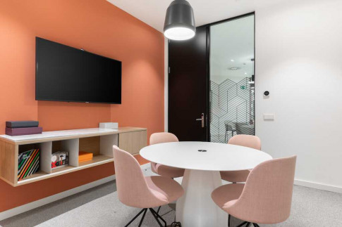Office: Calle de Méndez Álvaro, 20, Madrid, 28045