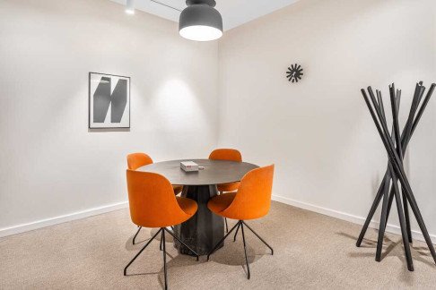 Office: Viktoriastrasse 3b, Augsburg, 86150
