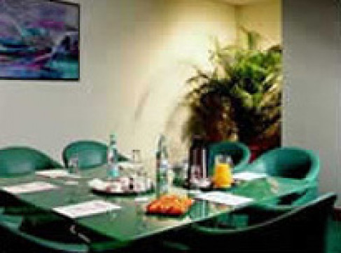 Office: Avenue Hoche, Paris, 75008
