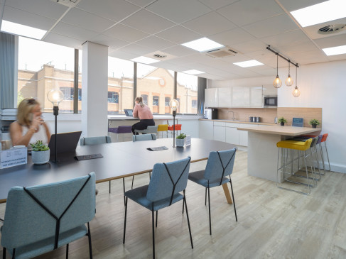 Office: Baddow Road, Elizabeth House Business Centre, Chelmsford, CM2 0DG