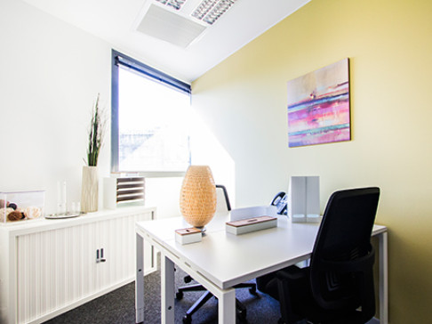 Office: Plaza Catalunya, 4th floor, Triangle Building, Barcelona, 8002