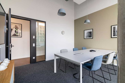 Office: Basler Strasse 3, Bad Homburg, 61352