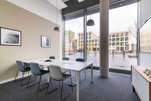 Office: Basler Strasse 3, Bad Homburg, 61352