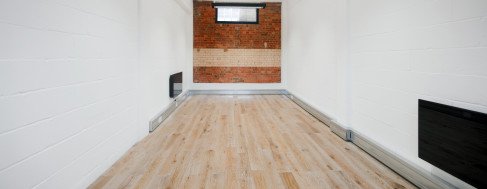 Office: Belgravia Workshops, Malborough Road, London, N19 4NF