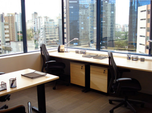 Office: Renaissance Work Center, Para, Belo Horizonte, 30130-140