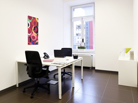 Office: City Center, Palazzo Rezzara, Bergamo, 24121