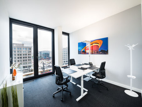 Office: Alexanderplatz, 4th Floor, Berlin, 10178