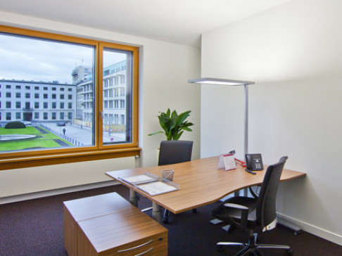 Office: Am Brandenburger Tor, First Floor, Berlin, 10117