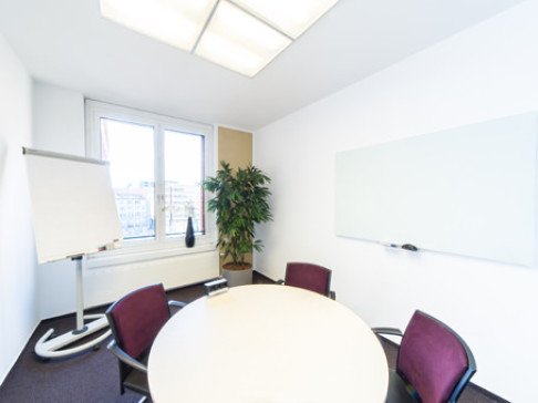 Office: Am Potsdamer Platz, 5th floor, Berlin, 10785