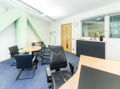 Office: KuDamm, 7th Floor, Berlin, 10719