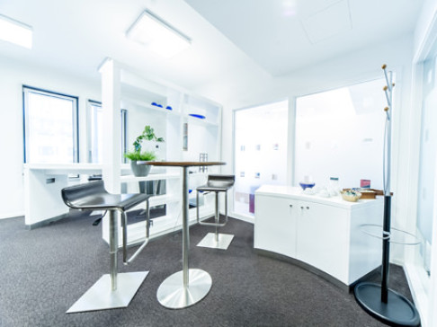 Office: Unter den Linden, 2nd floor, Berlin, 10117