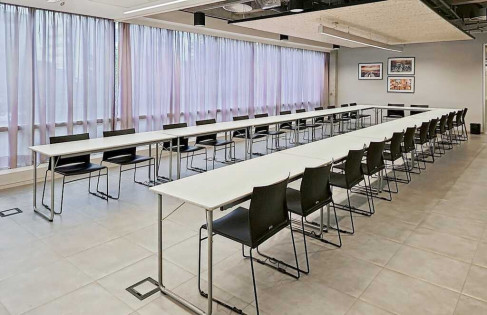 Office: Rua Irm&atilde; Gabriela, 51, Sao Paulo, 04571-130