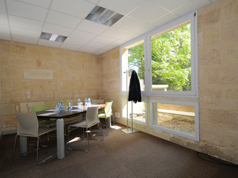 Office: Le Bouscat, 81 Boulevard Pierre 1er, Bordeaux, 33110